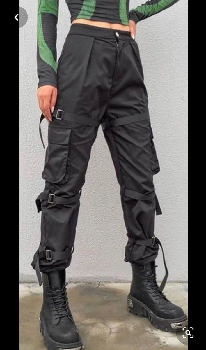 Wear combat pants with right appeals to
look trendy