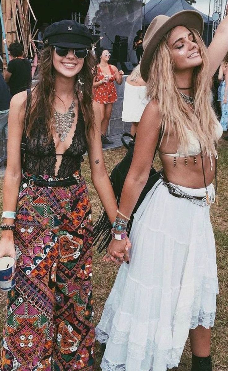Get stylish accessories for festival
fashion
