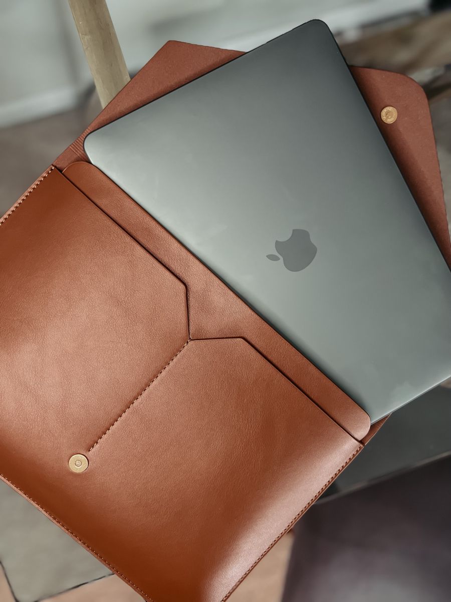 Give style to you with leather laptop bag