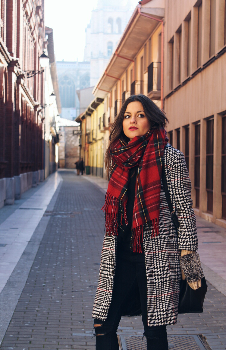 In winter get stylish look with tartan
scarf