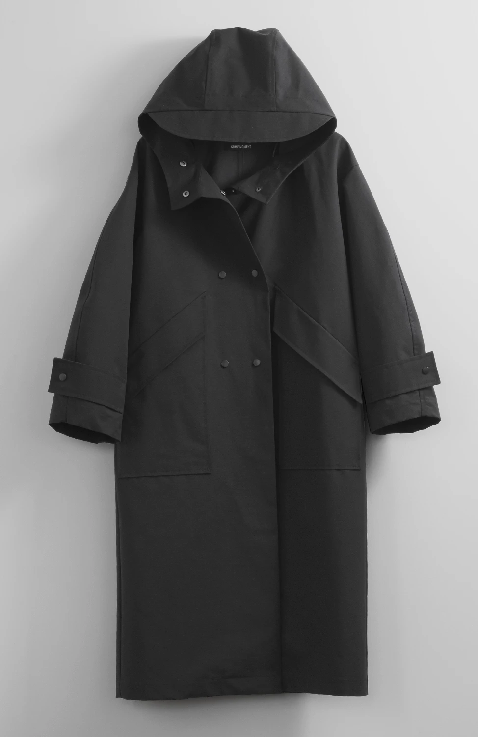 Stay Dry and Stylish with a Chic
Waterproof Coat: Effortlessly Chic and Practical