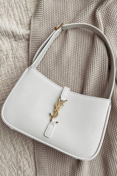 White Handbags: A Must-Have Accessory for
Your Wardrobe