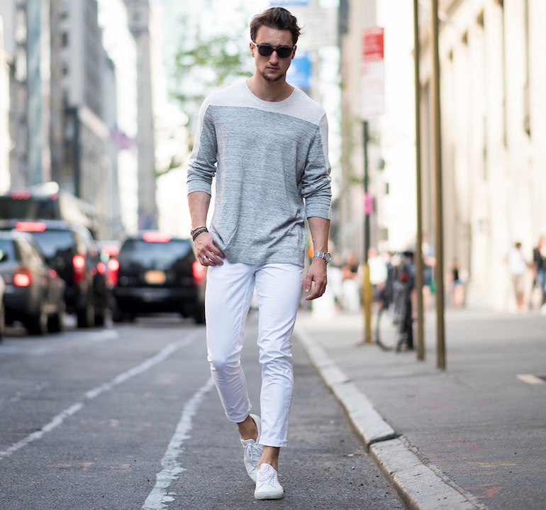 mens white jeans mens-white-jeans-grey-jumper-white-shoes-outfit- wvrgasu