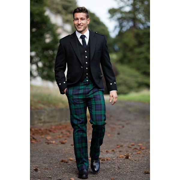The right kind of golf trousers: tartan trousers
