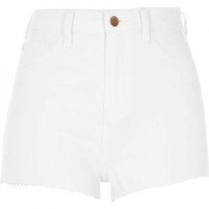 Ways to style your white shorts – thefashiontamer.com