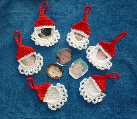 crochet christmas ornaments crochet santa photo frame free pattern santa crochet photo frames free  pattern tpqspth