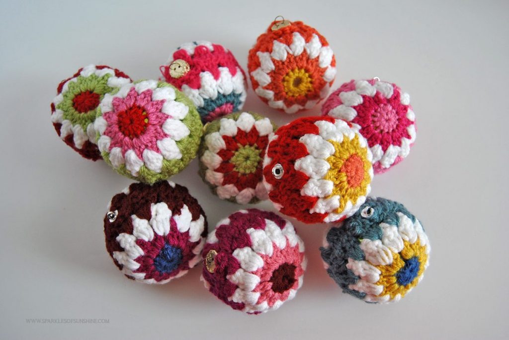 crochet christmas ornaments have fun decorating for the holidays with color. these crocheted christmas  ball dcrycjz