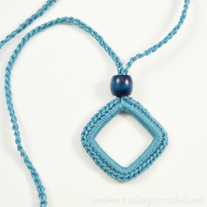 free pattern simply easy crochet necklace @oombawkadesign mjxalvs