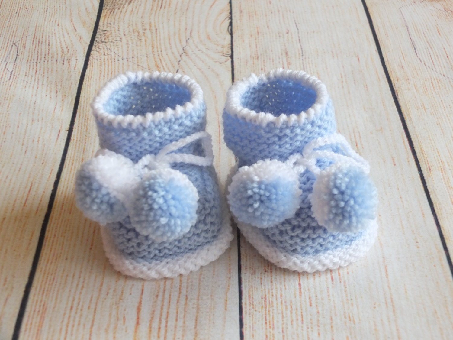 knitted baby booties description. these baby boy booties are hand knitted ... soiurma
