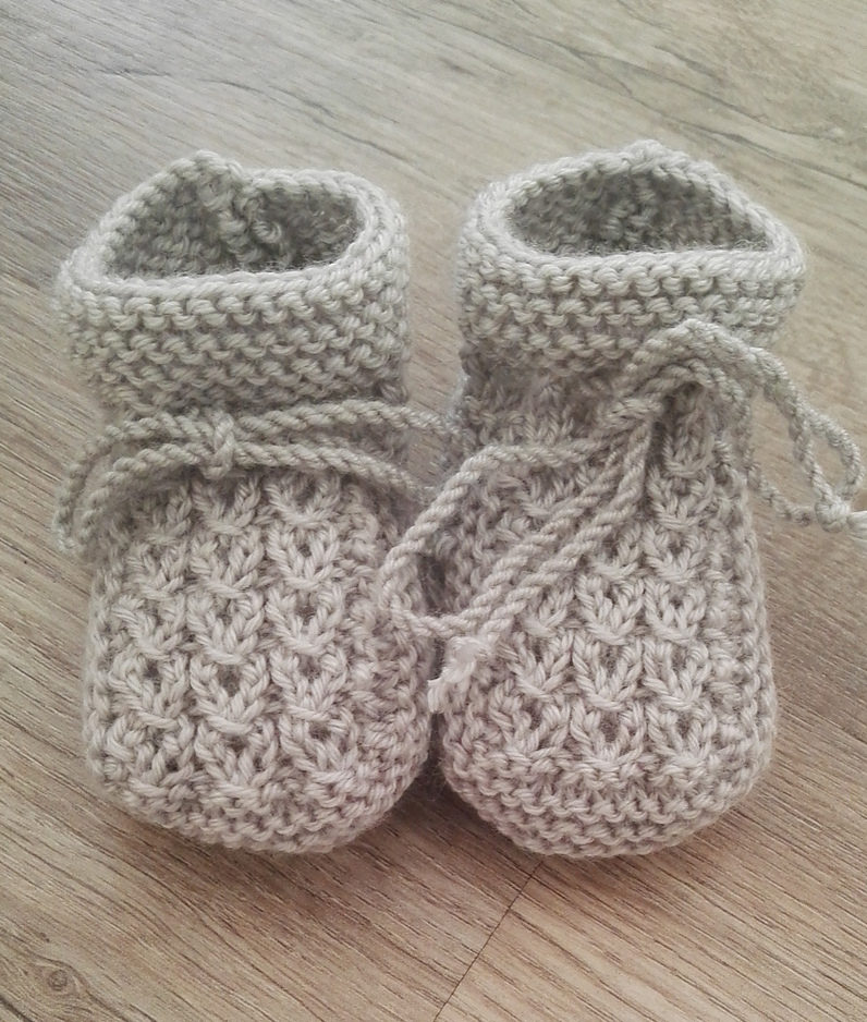 knitted baby booties free knitting pattern little eyes baby booties ppjtnhw yhpqbtm