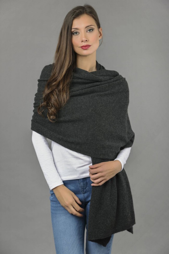 knitted pure cashmere wrap in charcoal grey ddanopk