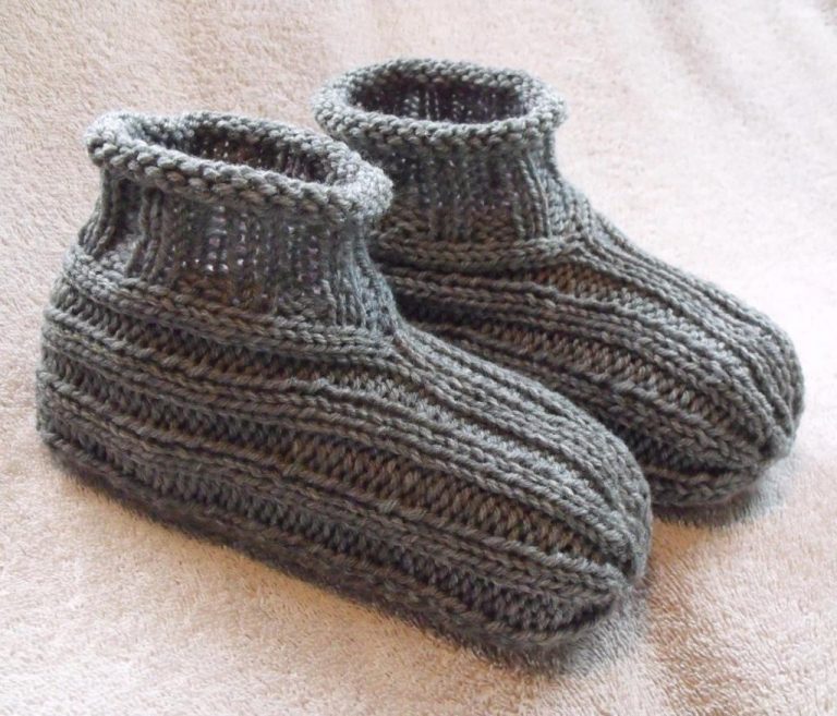 knitted slippers adult bootie slippers free knitting pattern flqhtue