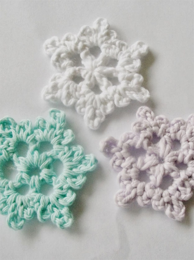 Simple Crochet Patterns easy crochet snowflake pattern | 17 amazing crochet patterns for beginners qnggzdx