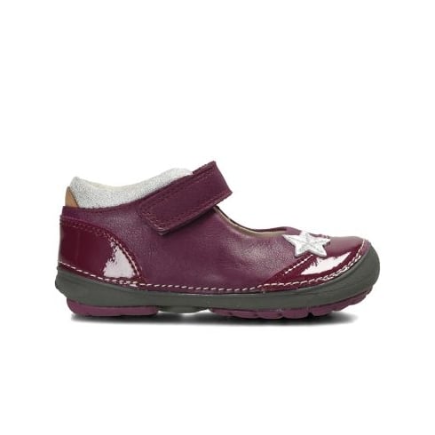 Stylish and trendiest Gina shoes for girls