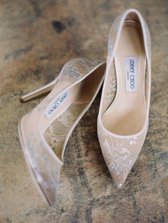 Designer wedding boots in
different styles for making the day perfect