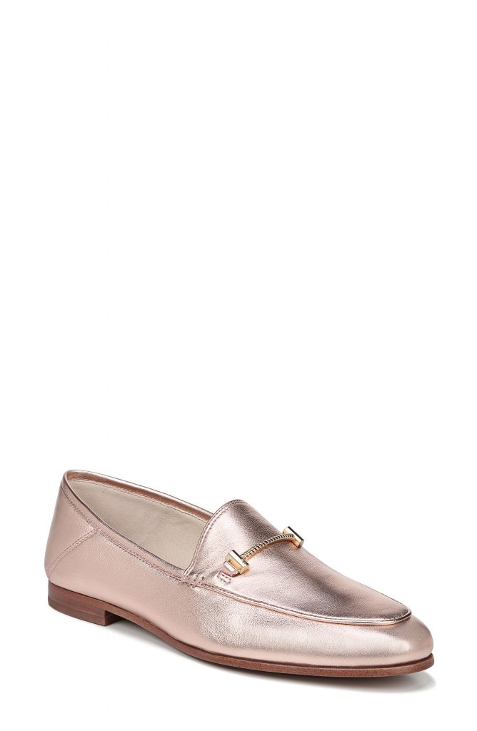 Choose the best style and design with gold flats – thefashiontamer.com