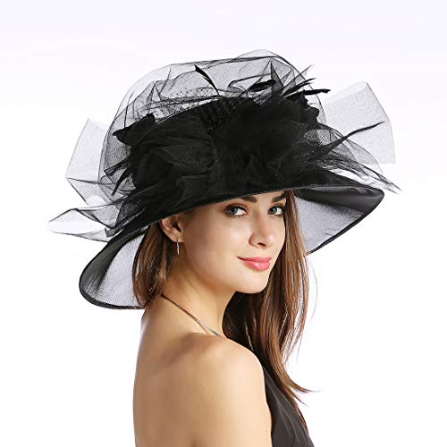 Classy head accessory at
wedding – Hats for weddings