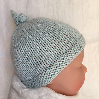 Ravelry: Baby Hat with Top Knot - Tegan pattern by Julie Taylor