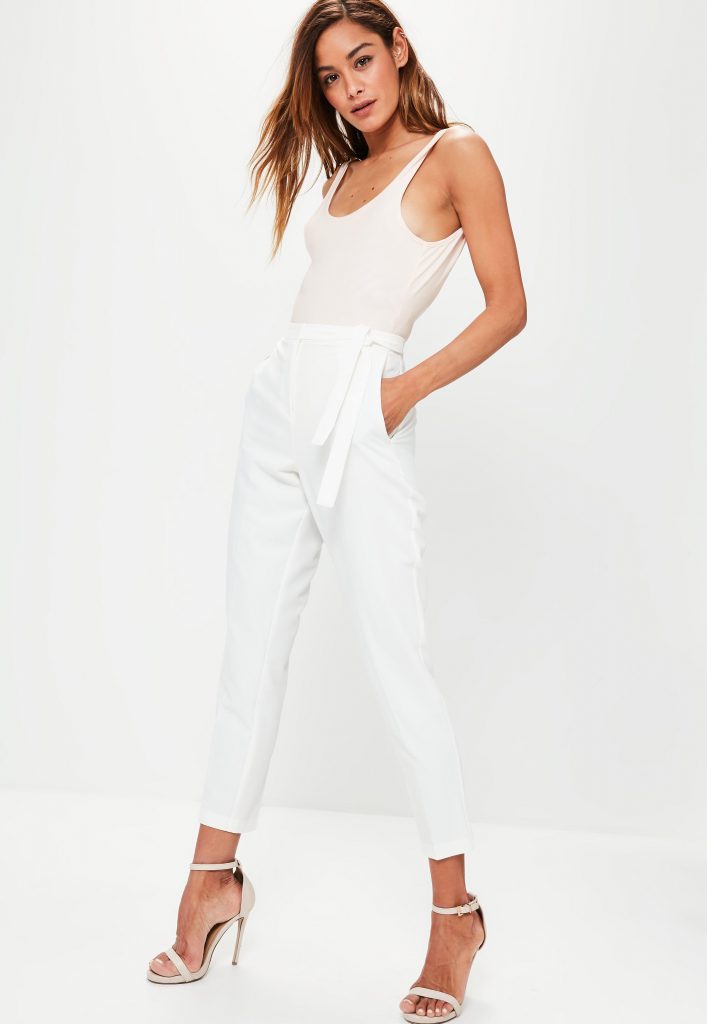 Styles to make by wearing white trousers – thefashiontamer.com