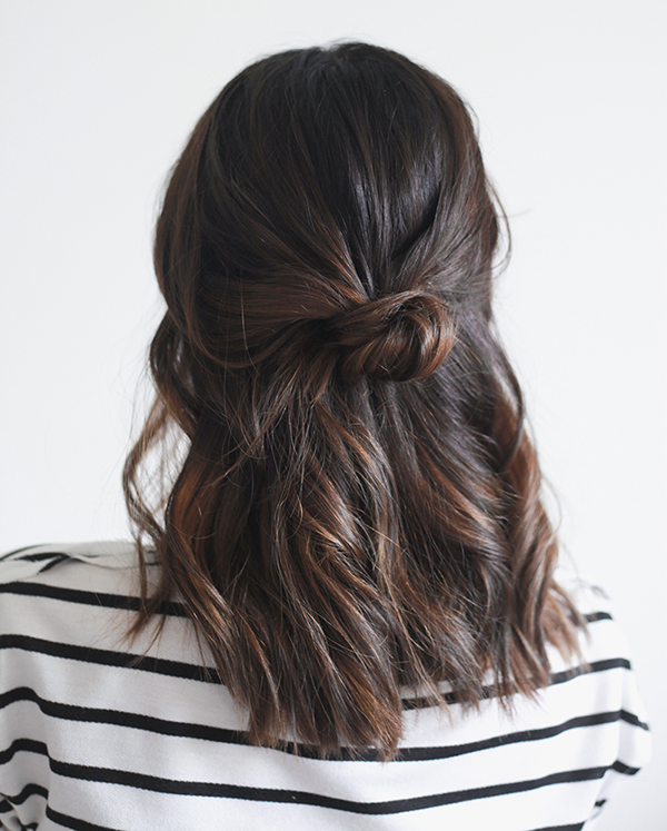 7 Easy Hairstyles for Christmas Morning - The Everygi