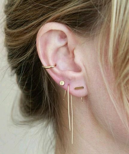 Multiple ear piercing. Keeping it classy and edgy | Piercing .