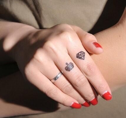 small diamond finger tattoo #ink #girly | Diamond tattoo designs .