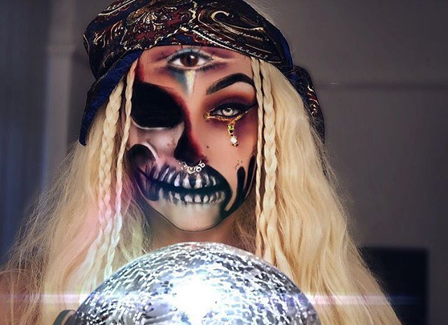 Vampfangs.com Scary Fortune Teller • Amazing and Creative .