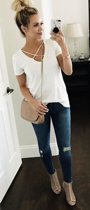 Inspiring Spring Outfits Ideas for Young Mom 40 | Simple spring .