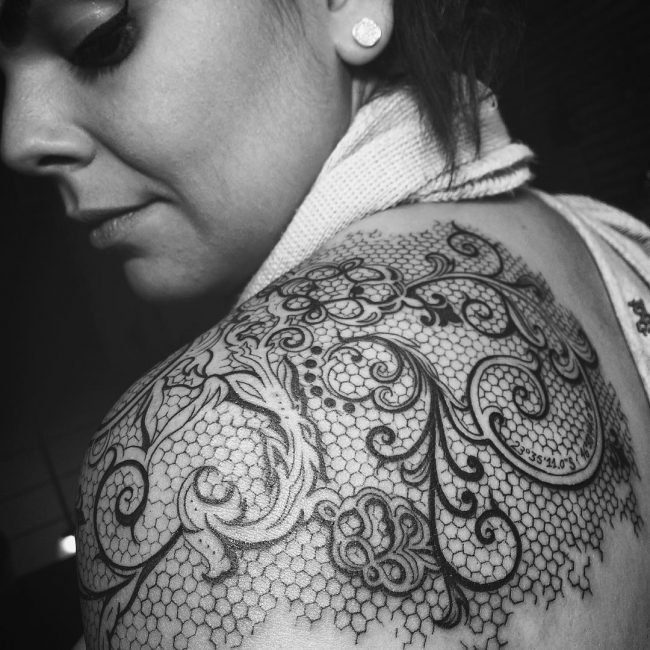 95+ Cute Lace Tattoo Designs – You Have Never Been So Pretty Befo