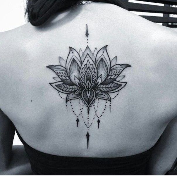 women lotus tattoo on back | Tattoos, Flower tattoo designs, Lotus .