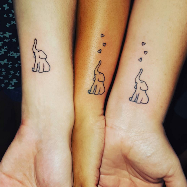 10 #SiblingTattoos That Will Melt Your Heart | Sister tattoo .