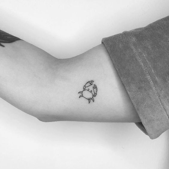 40 small tattoos that are this summer #tattoedgirl in 2020 | Tiny .