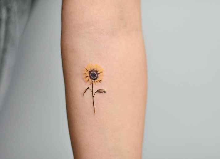 p>Small Sunflower Nature Tattoo | Nature tattoos, Sunflower .