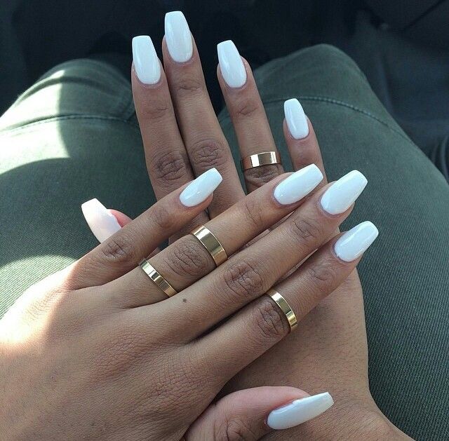 White coffin nails | Pinterest: @Eman AlRais - ̗̀✨ ̖́- | White .