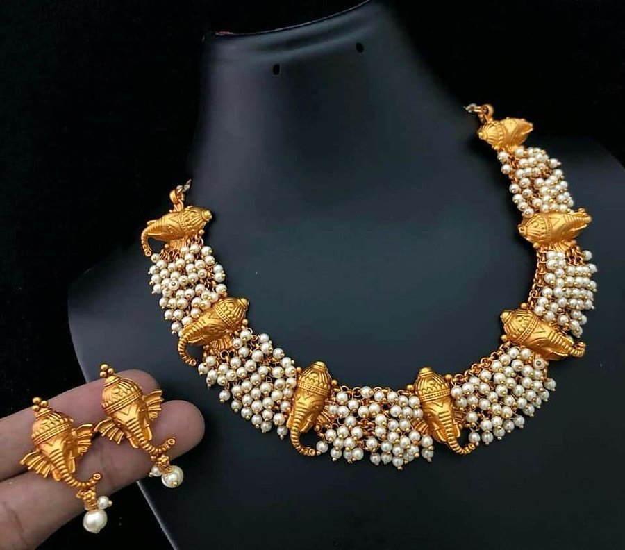 Incredible Pearl Necklace Designs