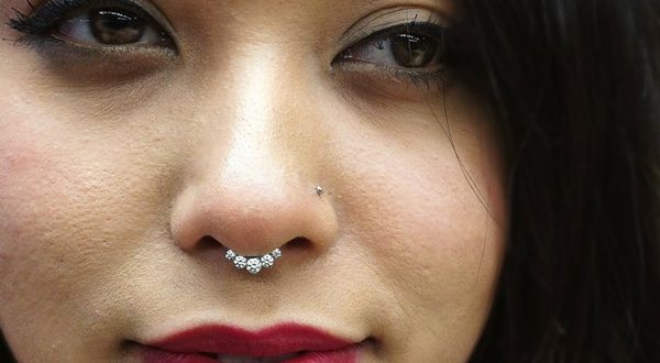 septum-piercing-meaning-types-ideas-thefashiontamer