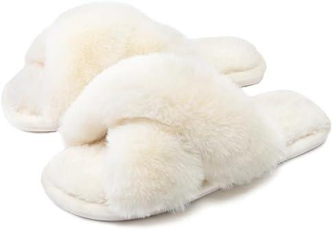 Cozy Women's Fuzzy Slippers: Comfort & Style Combined