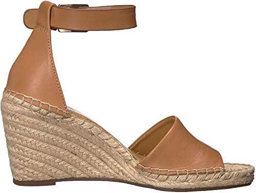 Explore stylish women's sandals for summer comfort!