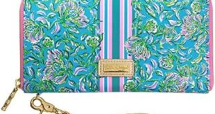 Explore our stylish collection of women’s bags and purses!