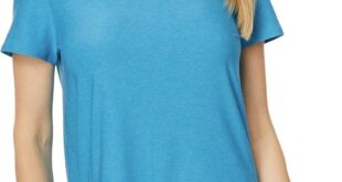 Why We Love the Beyond Yoga Featherweight On The Down Low Tee