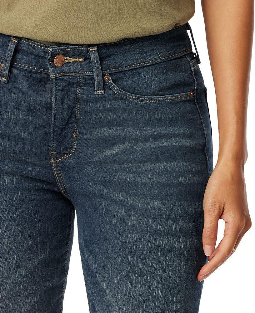 Finding the Perfect Fit: Our Take on Levi's Shaping Bootcut Jeans