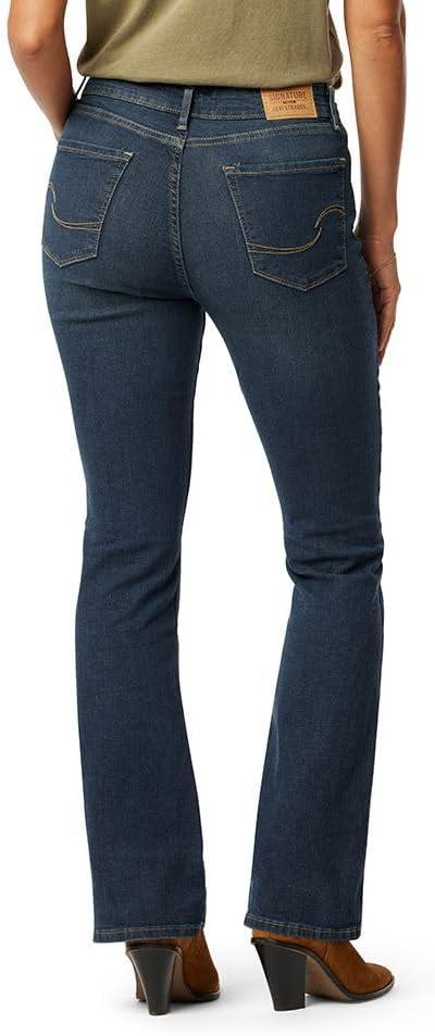 Finding the Perfect Fit: Our Take on Levi's Shaping Bootcut Jeans