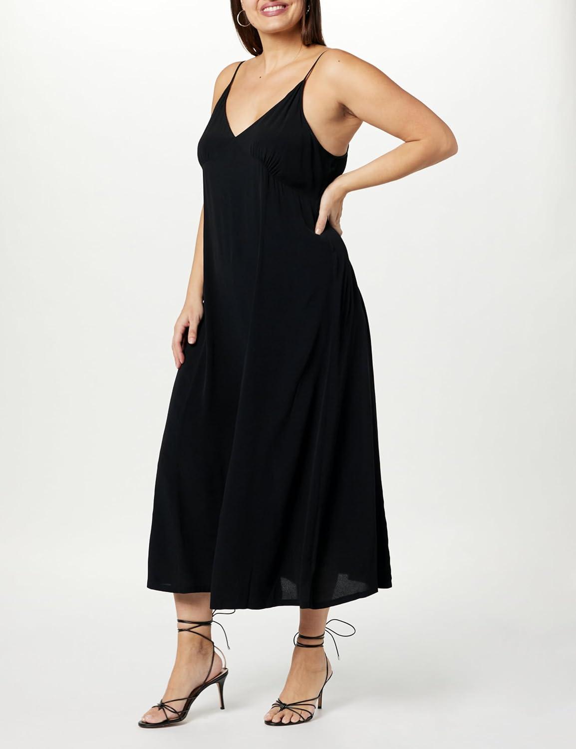 Our Honest Take on The Drop Women's Isa V-Neck Maxi Dress