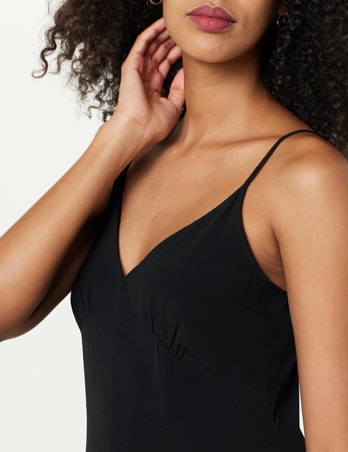 Our Honest Take on The Drop Women's Isa V-Neck Maxi Dress