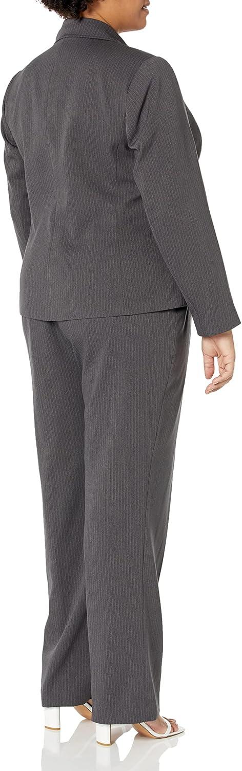 Our Review: Stylish Comfort in the Women's Plus Size Jacket/Pant Suit