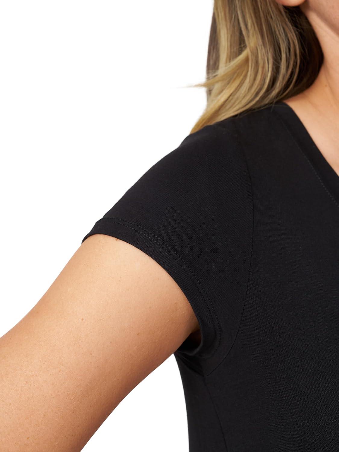 Why We're Loving the Cable & Gauge V-Neck Swing⁣ Tee with ‌Pocket