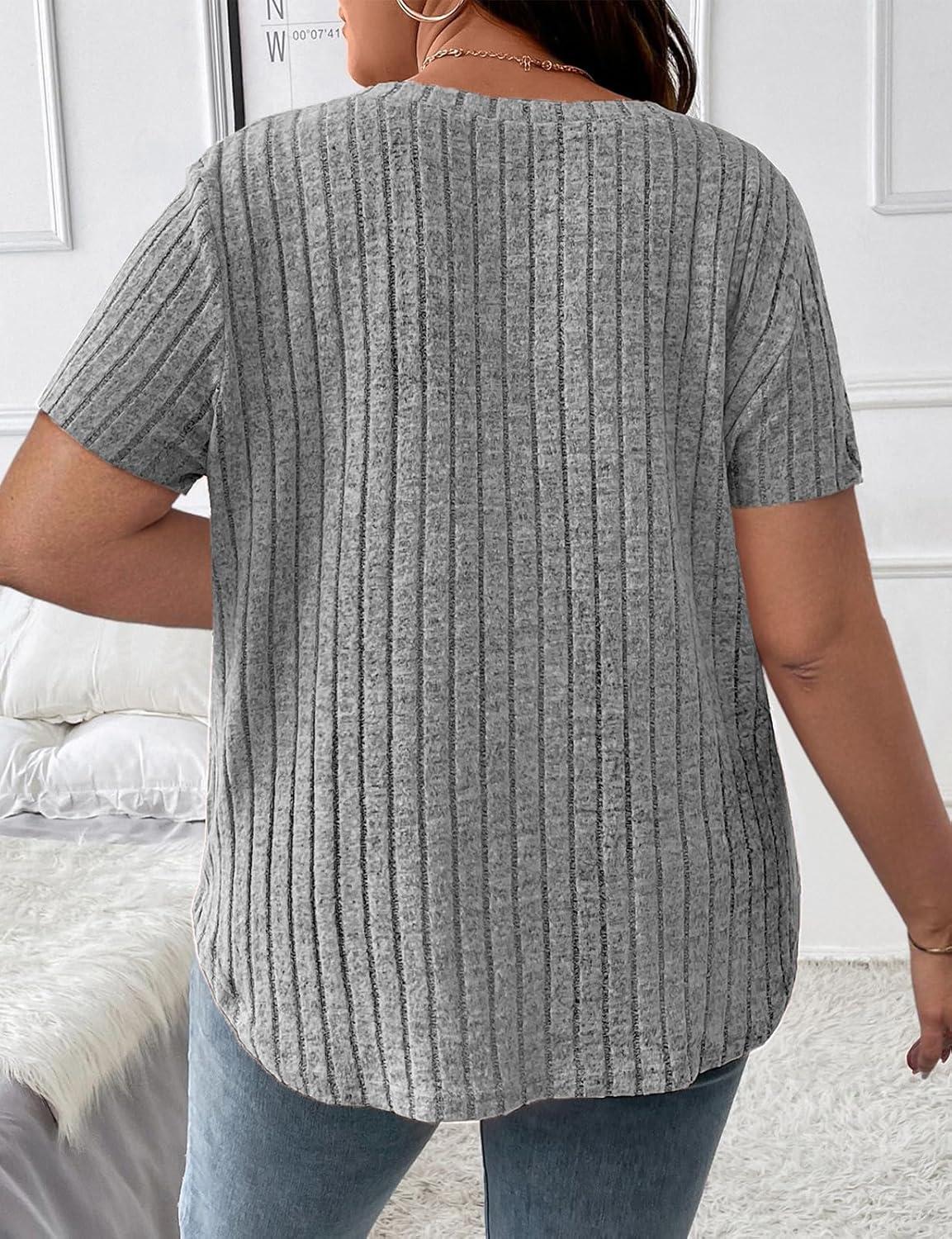 Why we Love Koscacy Plus Size V⁢ Neck Tops: Lightweight & Stylish