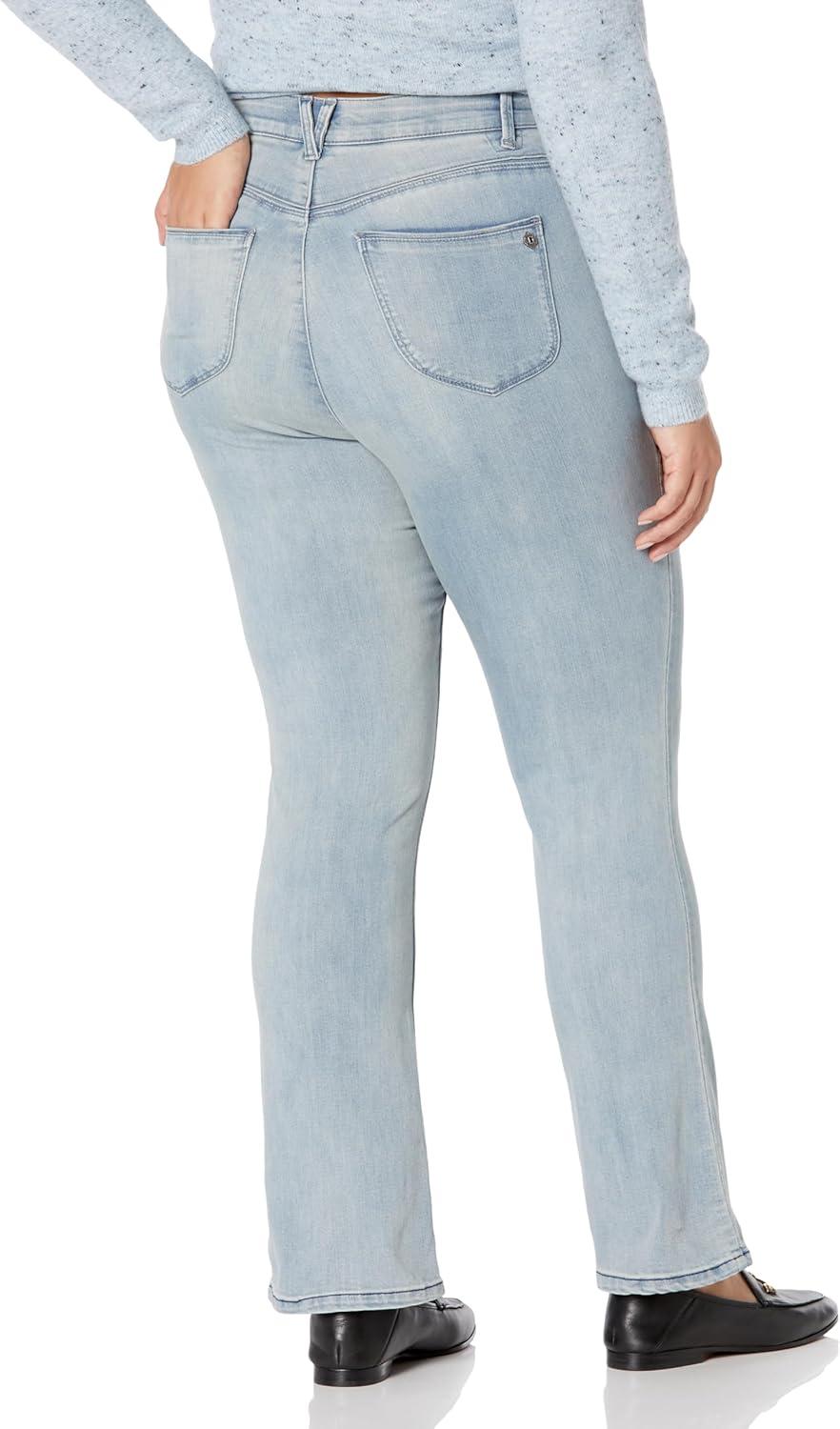 Finding the ​Perfect Fit: Our Take on democracy's Plus-size High Rise Boot