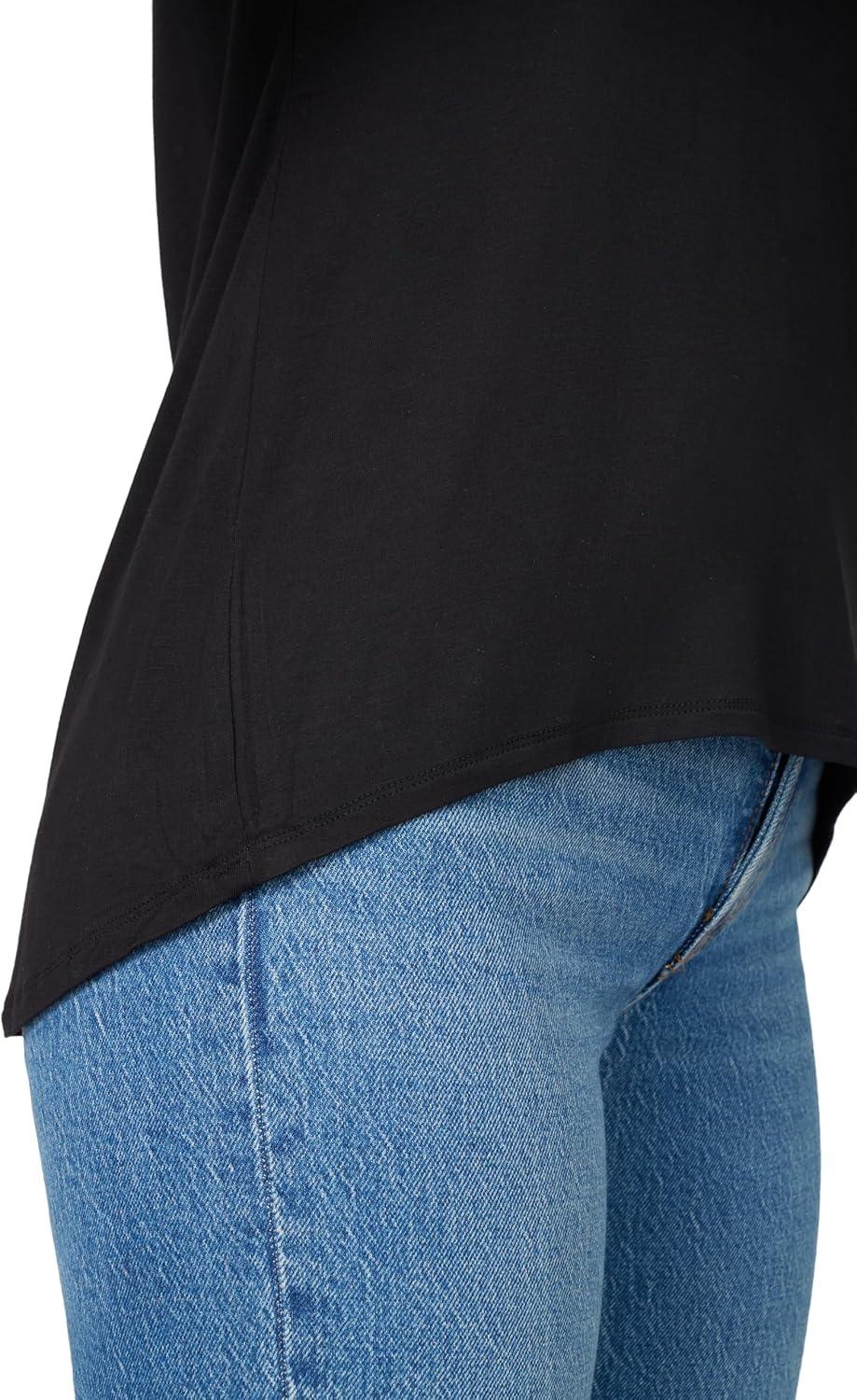 Why We're Loving the ⁣Cable & Gauge V-Neck swing Tee with‌ Pocket