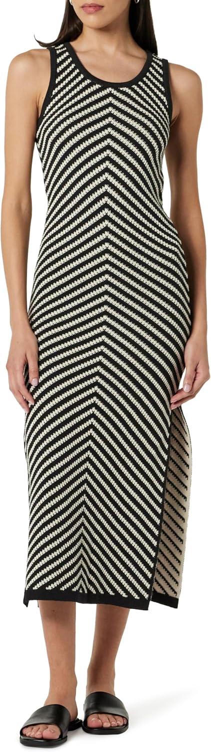 Exploring Style and Comfort in The Drop Ritu Crochet Maxi Dress